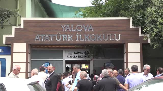 Gelinlikle Oy Kullandı