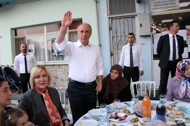Muharrem İnce, Köyünde İftar Yemeği Verdi