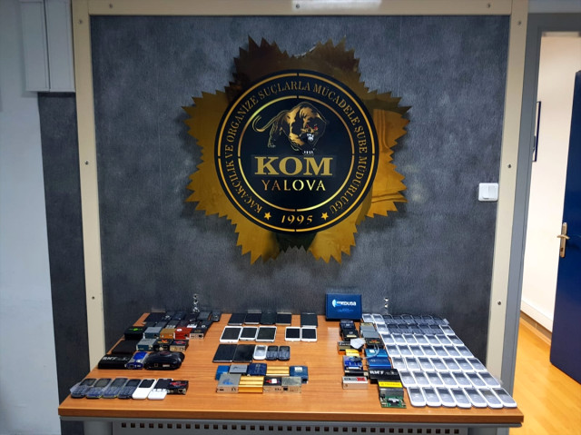 Yalova’da Kaçak Cep Telefonu Operasyonu