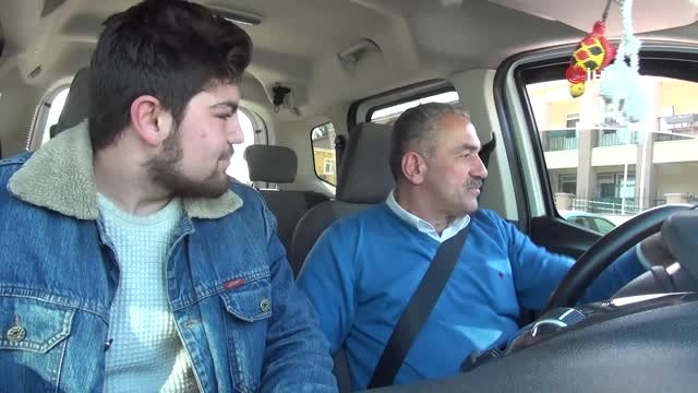 Belediye Başkan Adayı Taksi Şoförü Oldu Projelerini Anlattı
