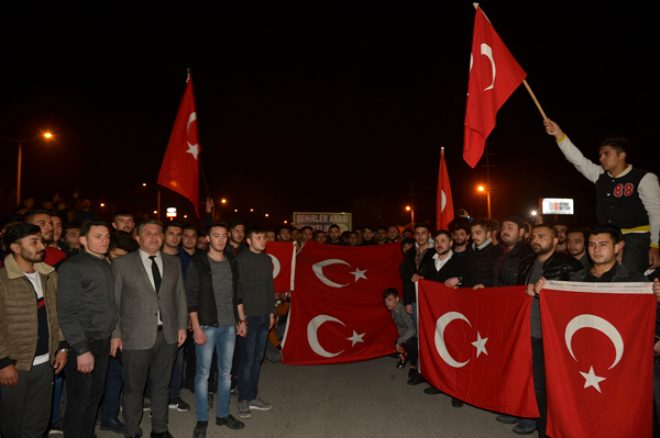 Türkiye Mehmetçik için sokaklara döküldü, tek yürek oldu!