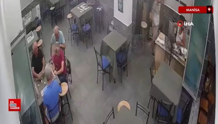 Manisa’da rahat halleriyle kahvehaneye giren şahıs, işletmeciyi bıçakladı