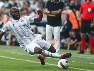 Van Bronckhorst’tan Jean Onana kararı