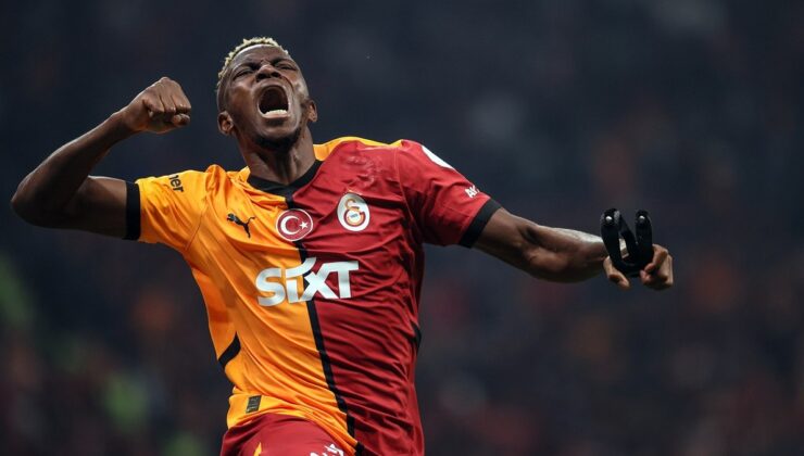 Victor Osimhen, derbilerde de sahnede