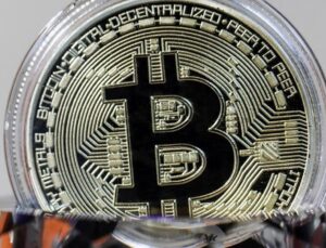 Bitcoin’in fiyatı tarihe geçerek 100 bin doları aştı