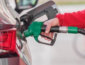 Akaryakıta dev bir artırım daha: Motorinin litresi 80 liraya dayandı