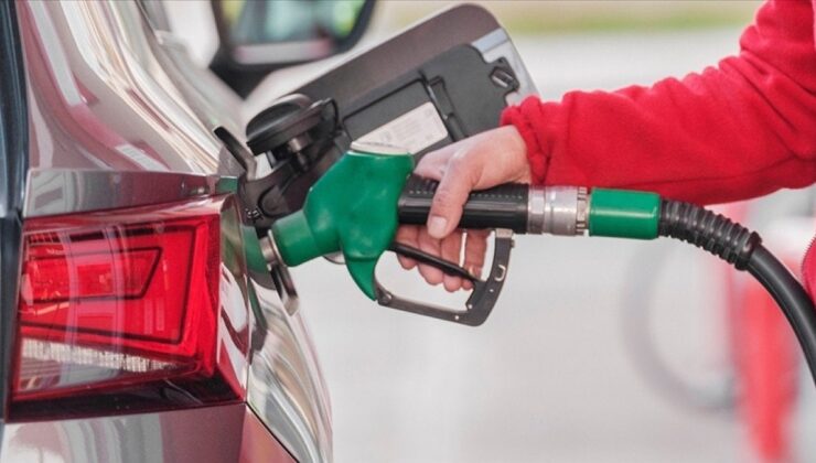 Akaryakıta dev bir artırım daha: Motorinin litresi 80 liraya dayandı