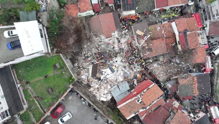 Fatih’te çöken binalarda 1 kişi hayatını kaybederken 10 kişi de yaralandı