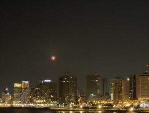 İran’dan Tel Aviv’e yeni hava saldırısı