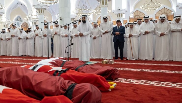 Katar’da düşen uçakta şehit olanlar için cenaze namazı kılındı