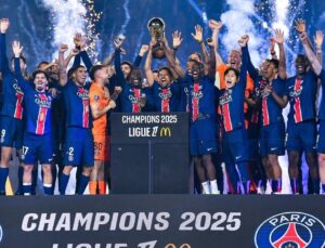 Avrupa şampiyonu PSG, yılın kadrosu seçildi