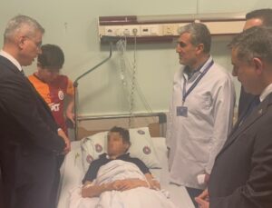 Bakanlar, Kahramanmaraş’taki okul akınında yaralanan öğrencileri ziyaret etti