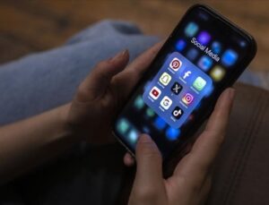 Toplumsal medyaya 15 yaş sonu: TBMM’de kabul edildi