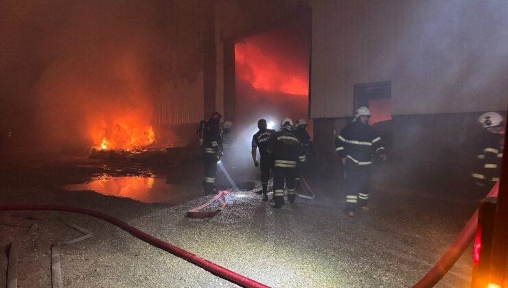 Gaziantep’te mobilya fabrikasında yangın