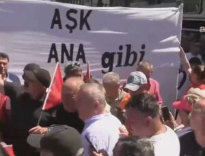 İzmir’de Cemal Enginyurt’la dalga geçildi: En büyük devrimci geldi