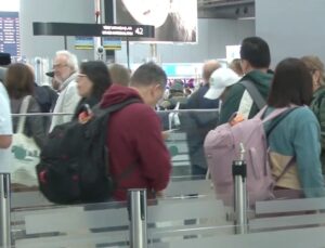Kurban Bayramı tatilinin birinci gününde İstanbul Havalimanı’nda yoğunluk oluştu