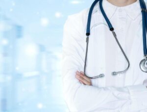 Malpraktis tazminatı 2026: Doktor hatası davası nasıl açılır