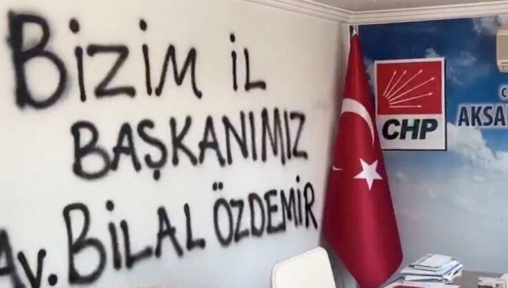 Aksaray’da boşaltılan CHP binası harabeye döndü