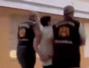 Deniz Göktaş aksi kelepçe ile emniyet müdürlüğüne getirildi